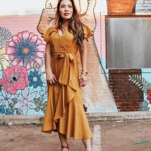 Target Brand Yellow Short Sleeve Wrap Midi Dress (size US xs)